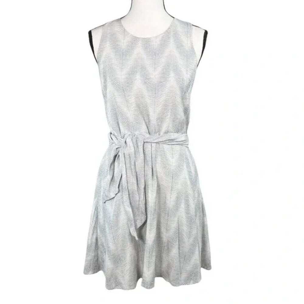 Gap sleeveless patterned tie waist dress. Size Small.